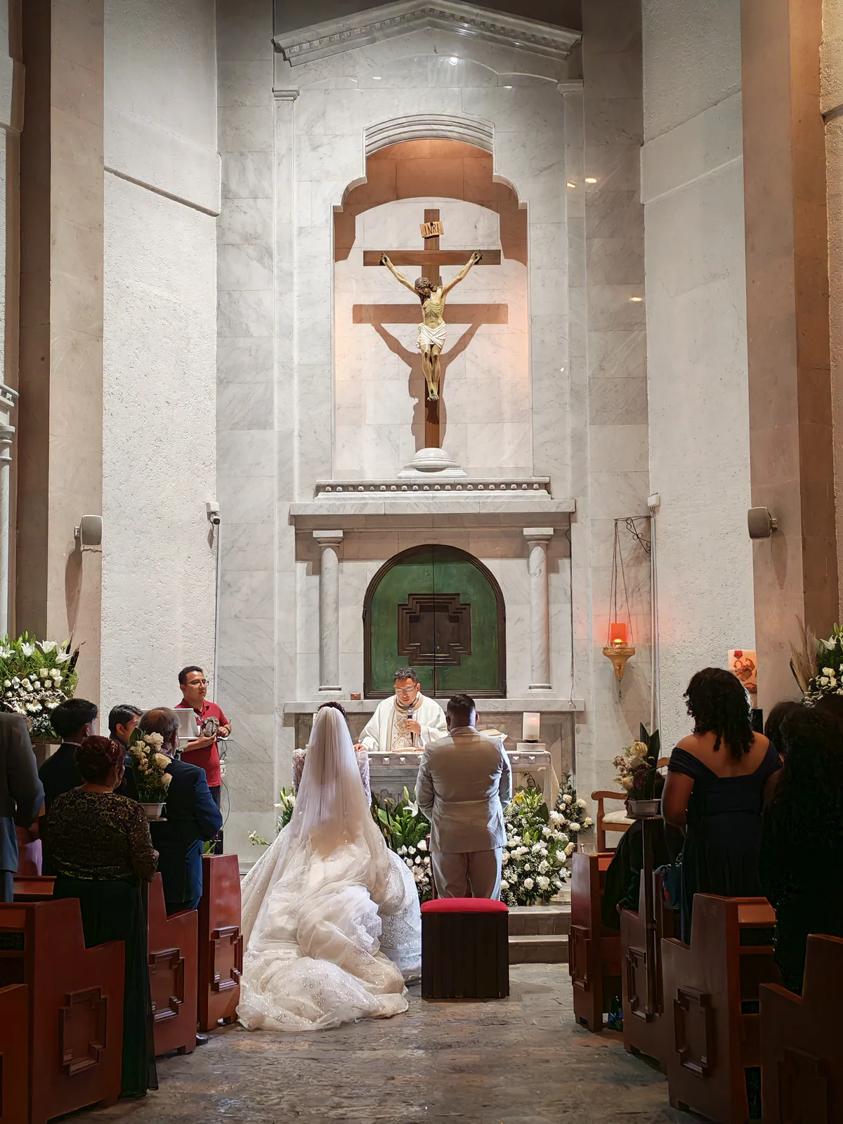 Misa de boda en la Capilla del Santísimo junto a la Catedral de Ecatepec